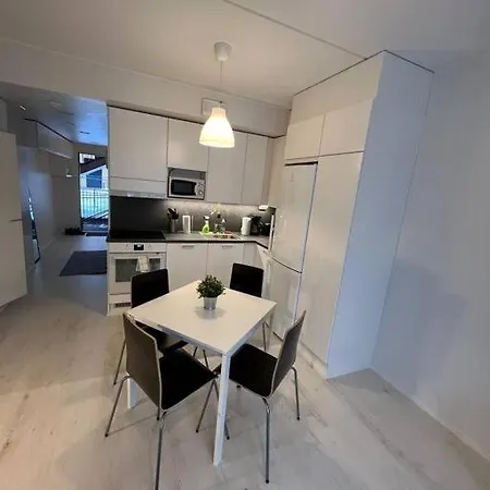 Kotimaailma Furnished Studio, Alppikylae